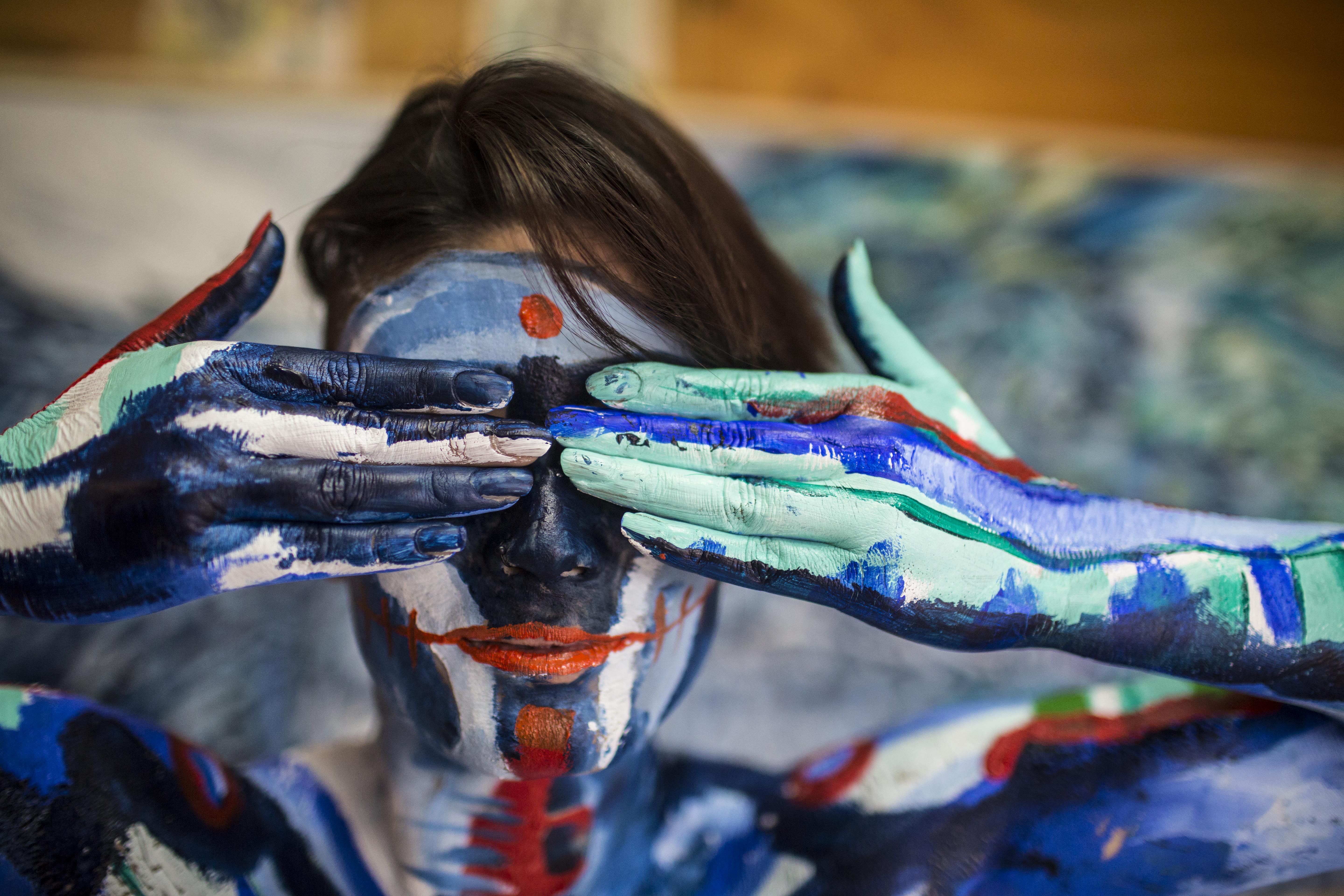 07.7 - SERIE: MUJER AZUL VII - CUERPOS PINTADOS - 2014 - 2019 