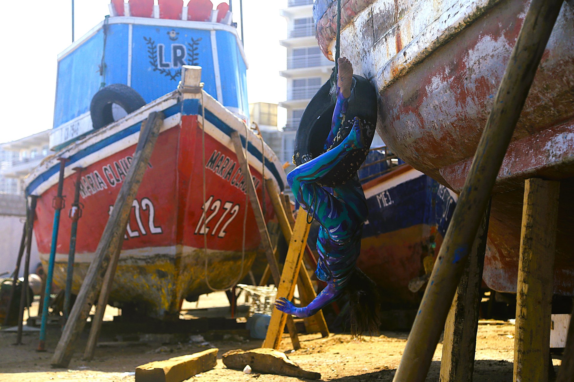 SERIE CUERPOS PINTADOS 2025 - MUJER DEL MAR 2 - BRUMA