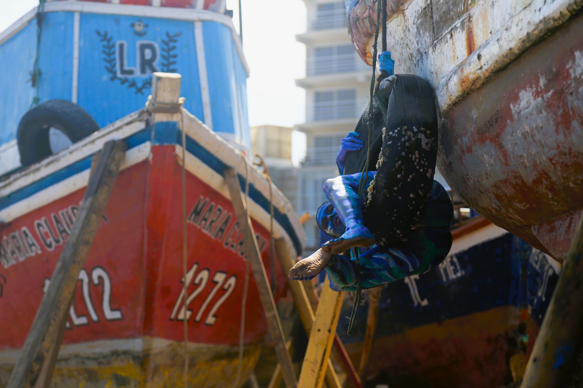 SERIE CUERPOS PINTADOS 2025 - MUJER DEL MAR 2 - BRUMA