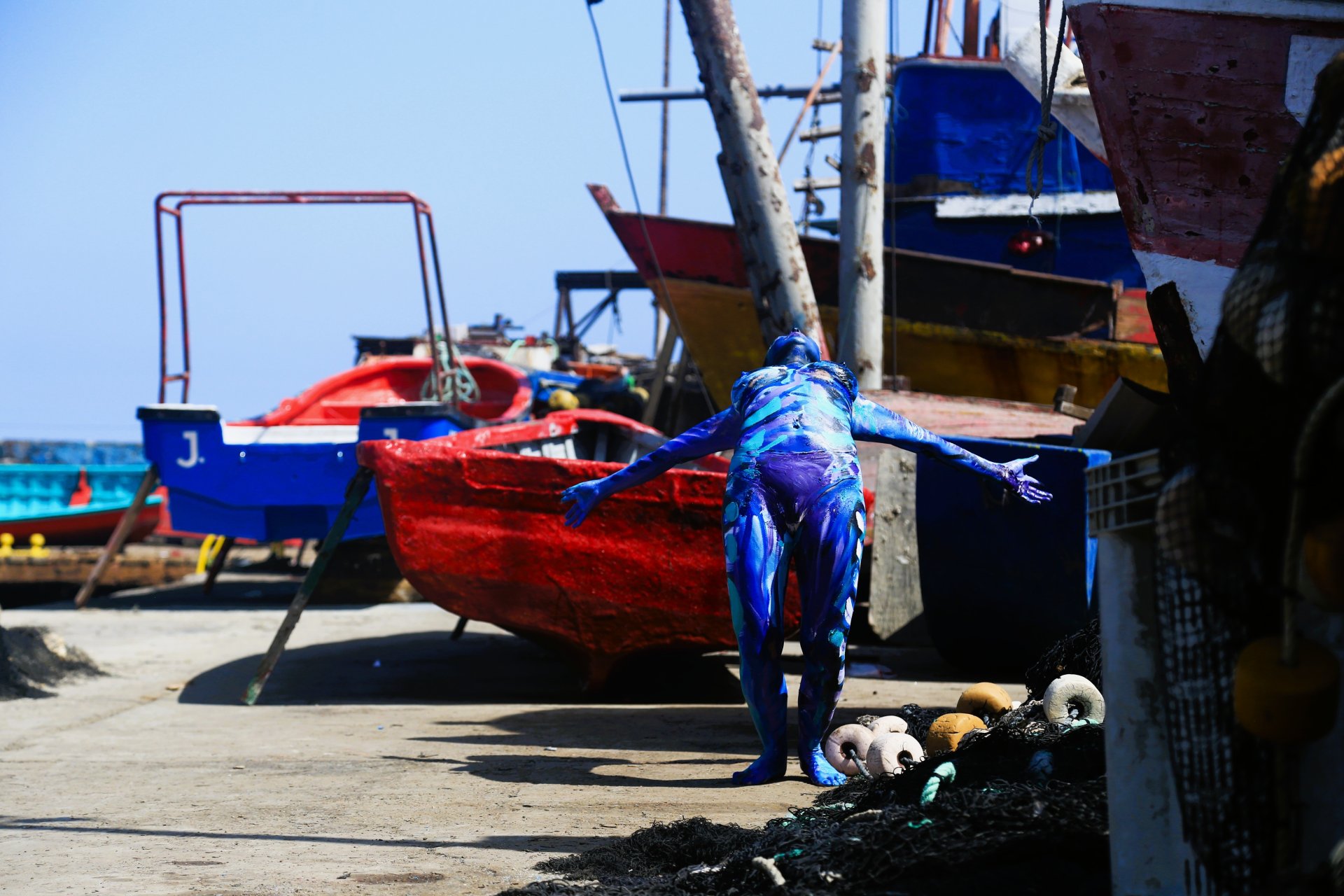 SERIE CUERPOS PINTADOS 2025 - MUJER DEL MAR 2 - BRUMA