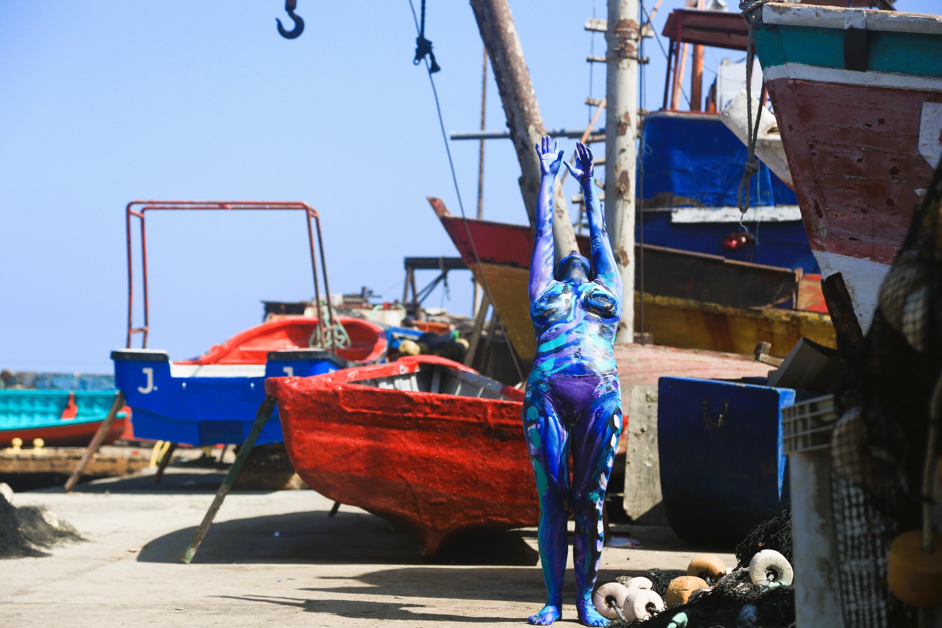 SERIE CUERPOS PINTADOS 2025 - MUJER DEL MAR 2 - BRUMA