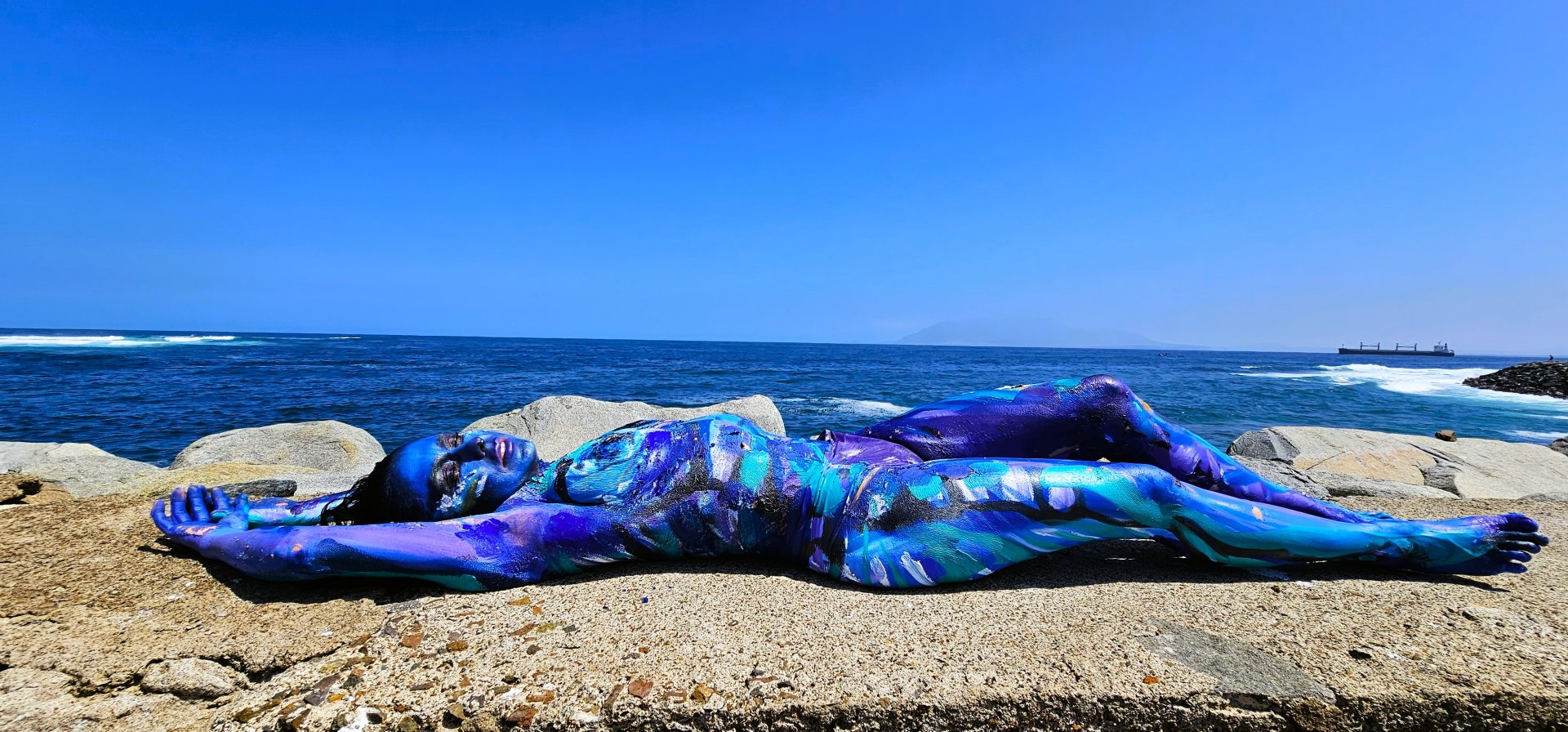 SERIE CUERPOS PINTADOS 2025 - MUJER DEL MAR 2 - BRUMA