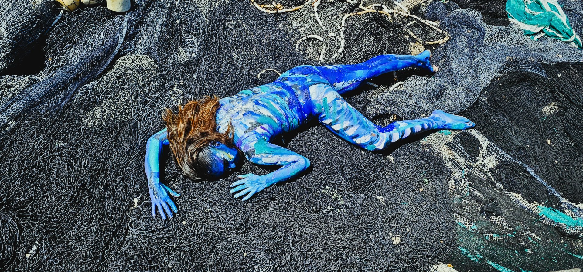 SERIE CUERPOS PINTADOS 2025 - MUJER DEL MAR 2 - BRUMA