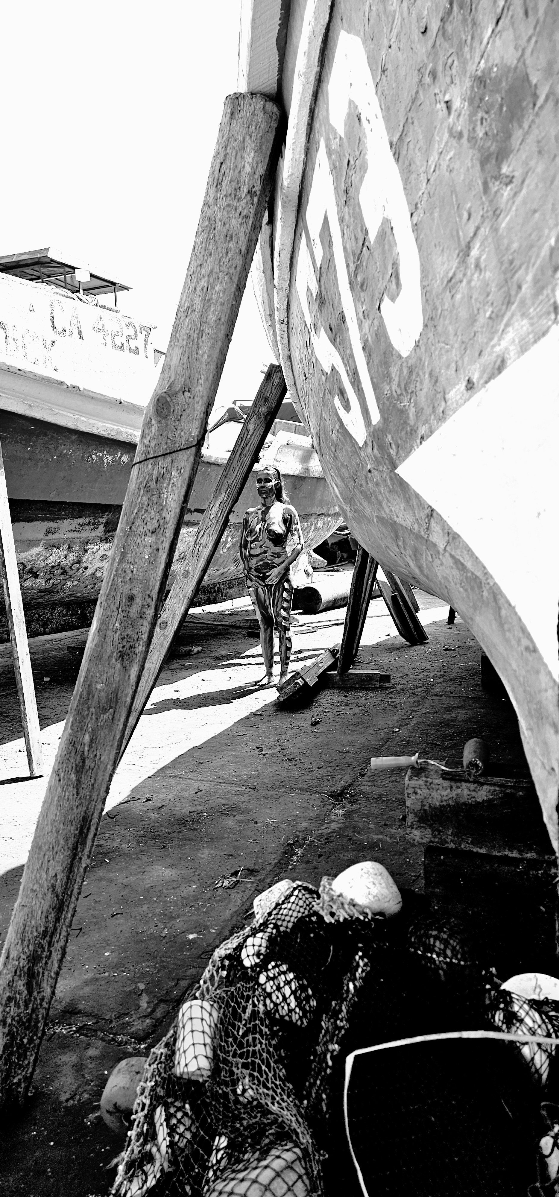 SERIE CUERPOS PINTADOS 2025 - MUJER DEL MAR 2 - BRUMA