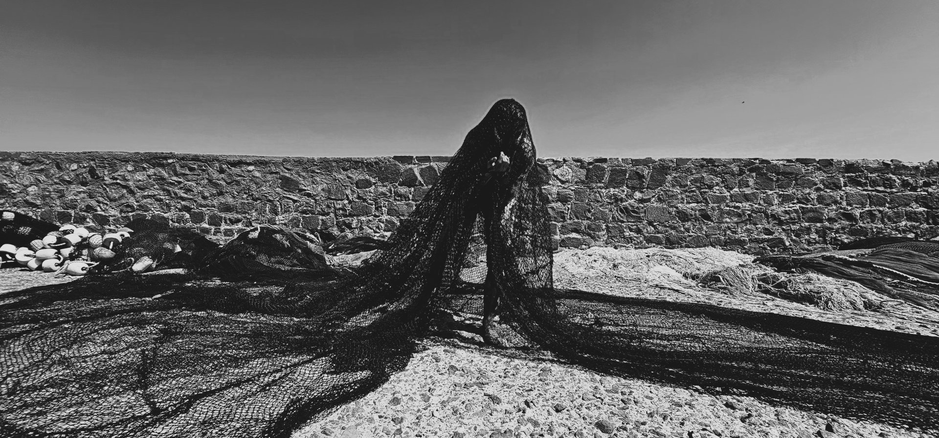 SERIE CUERPOS PINTADOS 2025 - MUJER DEL MAR 2 - BRUMA